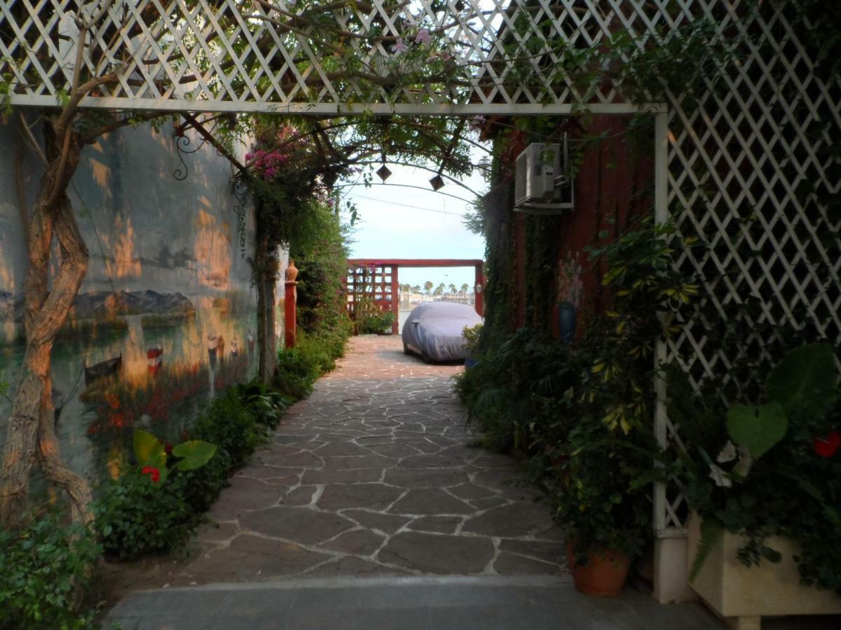 Casa Con Jardin Frente Playa De Burriana Βίλα Εξωτερικό φωτογραφία